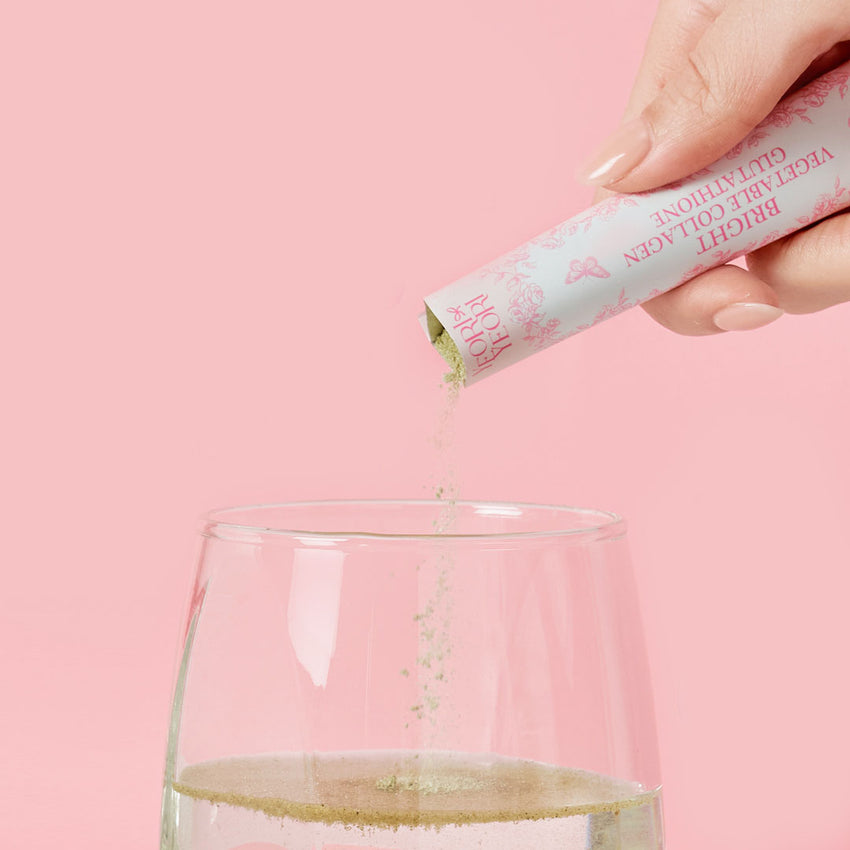 Koreański kolagen roślinny YeoriYeori Bright w wygodnych saszetkach do picia.