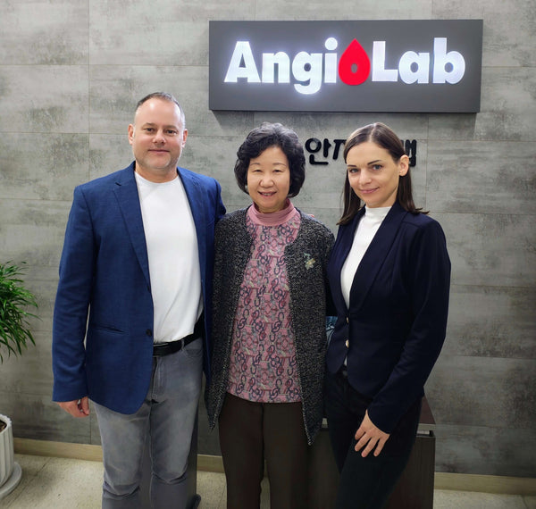 Zarząd AngioLab i zespół Koreai Ginseng Kft.